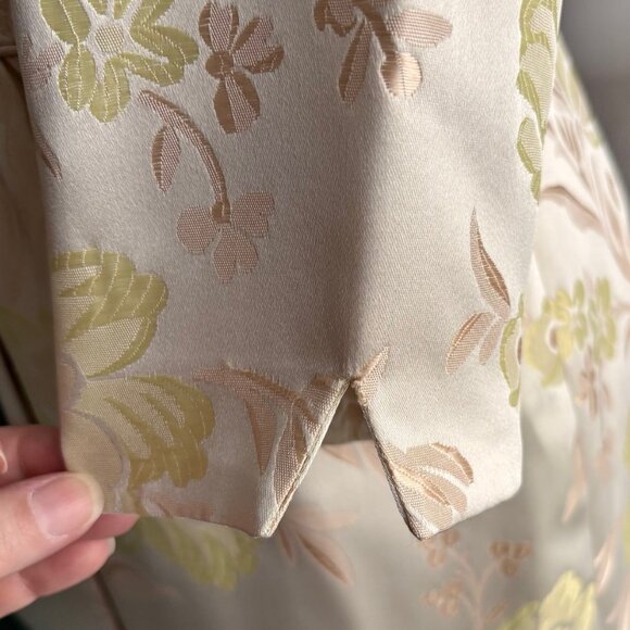 BEAUTIFUL BROCADE COAT IN PASTEL COLORS WITH CRYSTAL BUTTONS, SZ. 6 - Picture 6 of 10